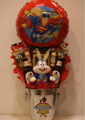 Arreglo superman gigante.