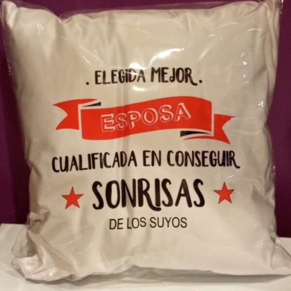 Cojín Elegida mejor esposa cualificada en conseguir sonrisas de los suyos