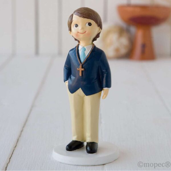 Figura de pastel para Comunión de niño con rosario y americana azul